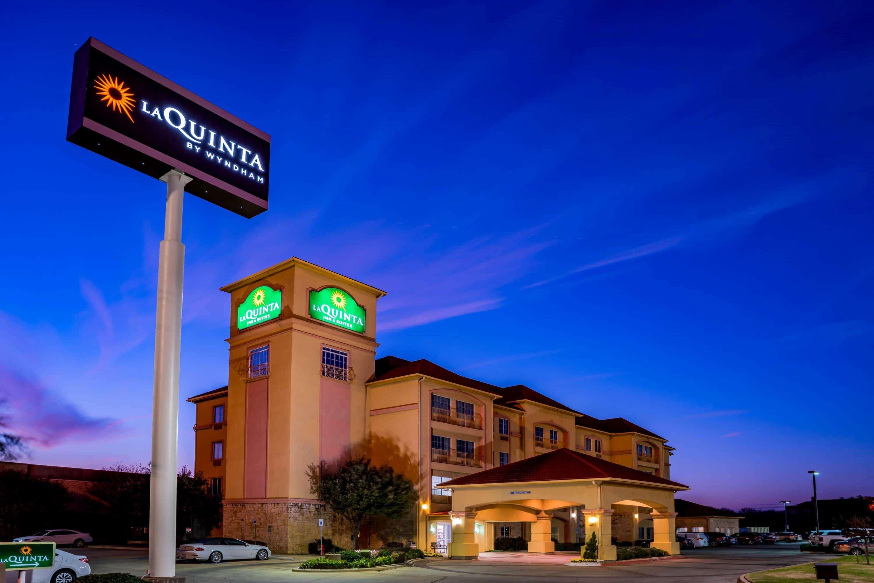 Hotel La Quinta By Wyndham Dfw Airport West - Bedford Zewnętrze zdjęcie